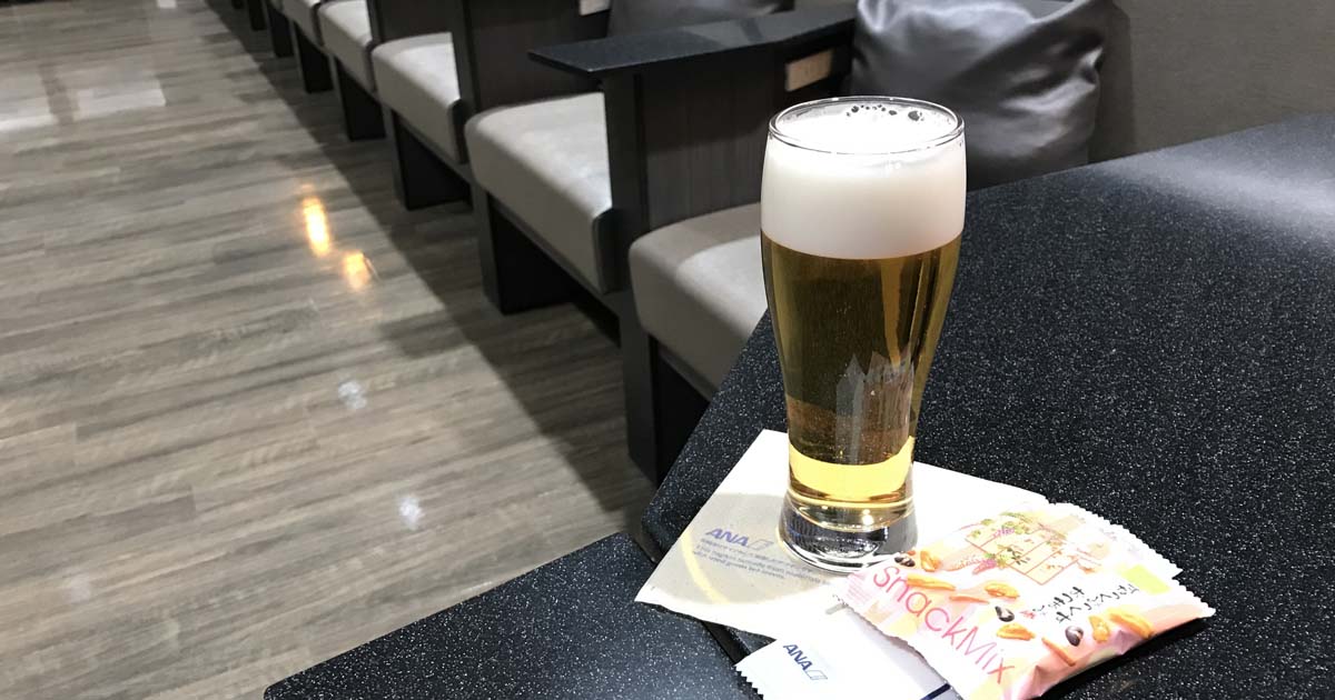 ANAラウンジでビール